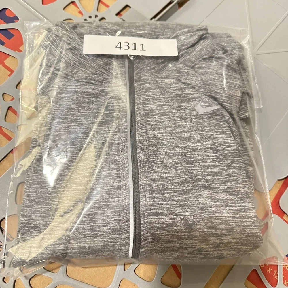 Nike Dri-Fit 1/4 Zip Running Shirt Womens Small Heather Gray Stretch Long Sleeve